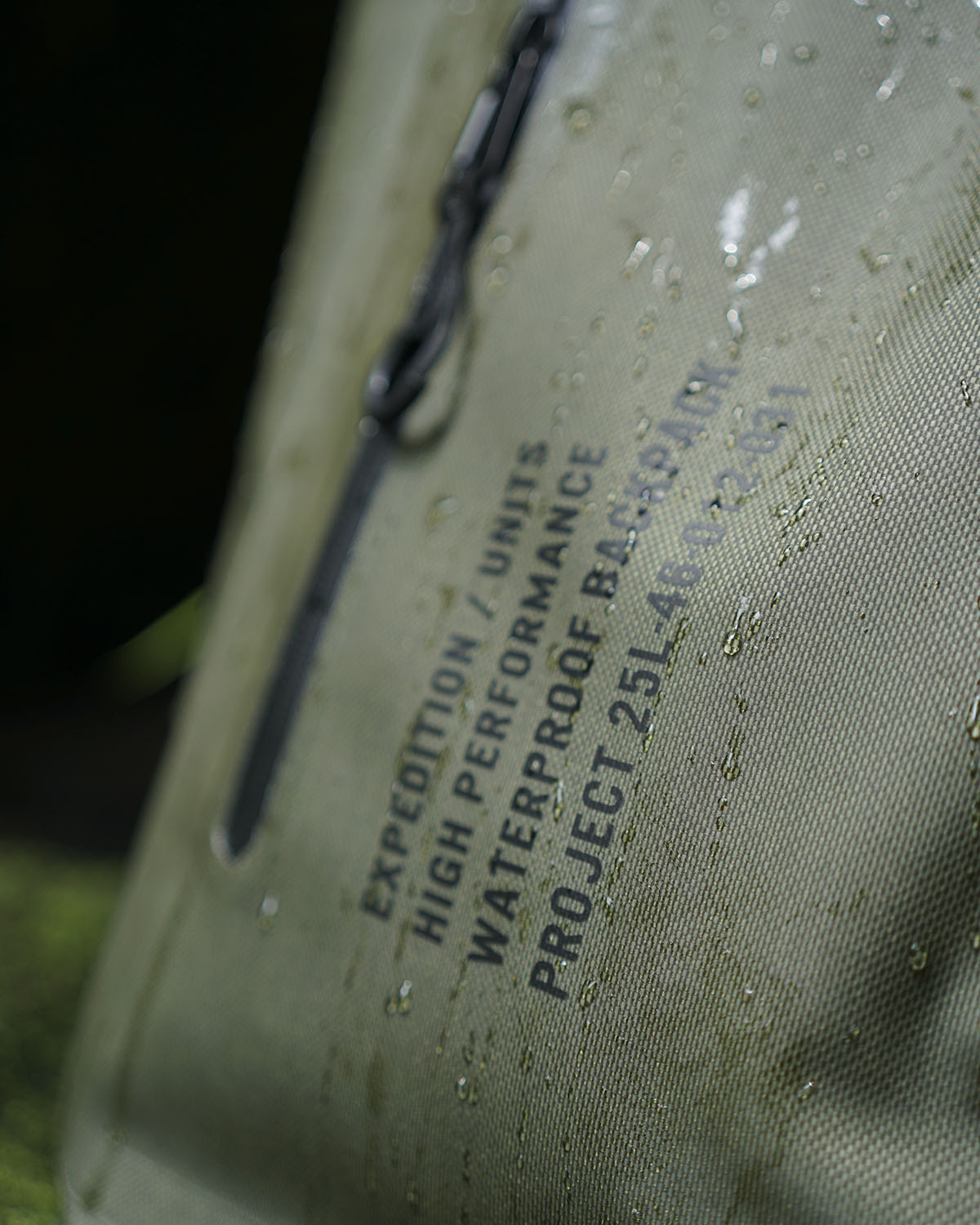 プロジェクト 46-012 防水バックパック