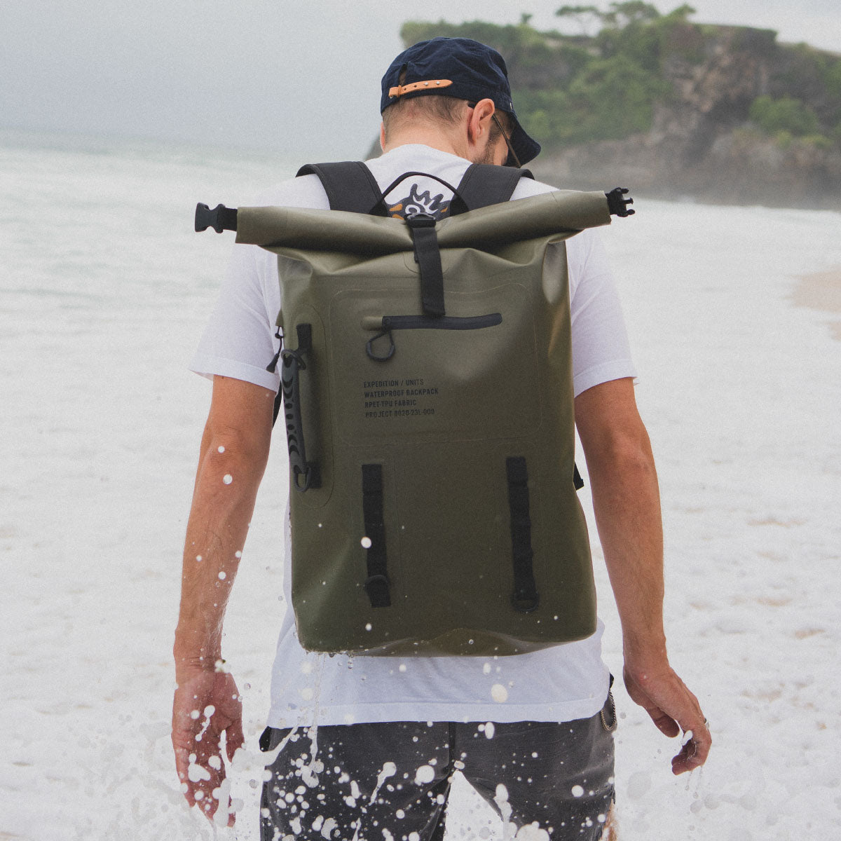 プロジェクト8020 防水バックパック